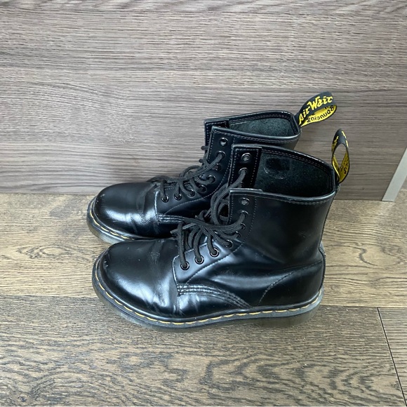 Dr. Martens 1460 Women’s Smooth Leather Lace Up Boot - Picture 5 of 6